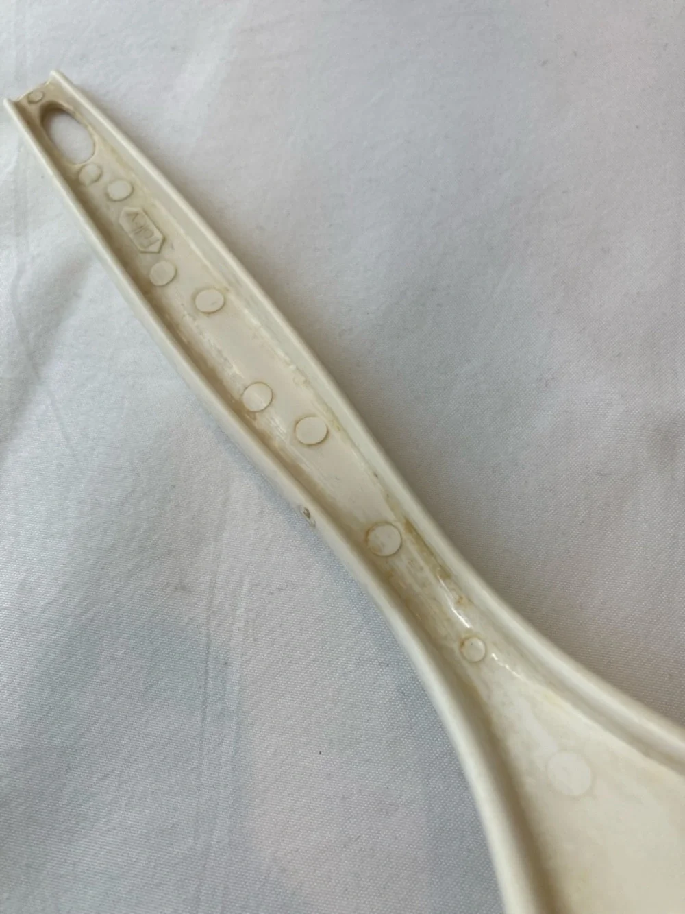 Vintage Foley Beige Heat Resistant Nylon 1 Slot Fish Spatula Turner Long Blade